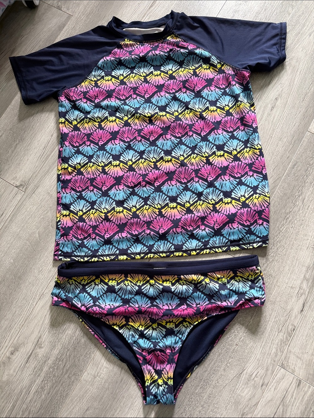 Lands End rash guard top and bottoms size XL 14-16